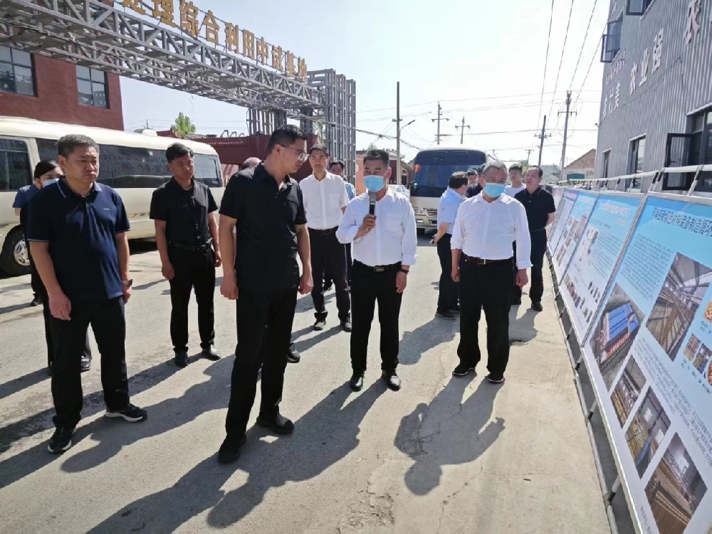 縣領(lǐng)導(dǎo)調(diào)研有機(jī)腐竹產(chǎn)業(yè)發(fā)展工作