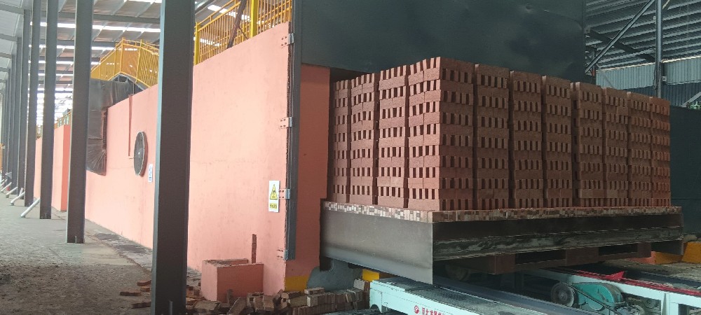 亞新再譜新篇：4.8 米 “一烘一燒” 隧道窯今日成功投產(chǎn)，以細(xì)節(jié)鑄就高效能